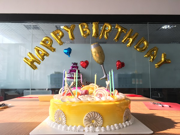2018年四季度TST员工生日会——因为有你，更加精彩